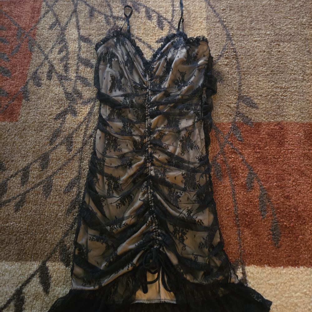 Windsor elegant Black Lace Size Medium